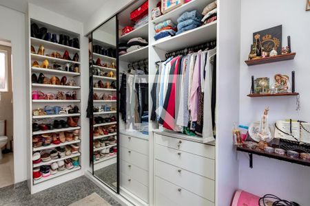 Closet da Suíte de casa para alugar com 2 quartos, 120m² em Chácara Santo Antônio (zona Sul), São Paulo