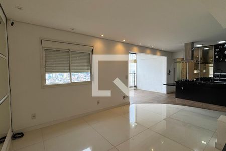 Sala de apartamento para alugar com 2 quartos, 160m² em Jardim Tupanci, Barueri