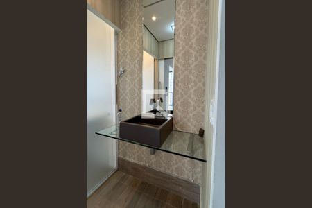 Lavabo de apartamento para alugar com 2 quartos, 160m² em Jardim Tupanci, Barueri