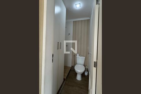 Lavabo de apartamento para alugar com 2 quartos, 160m² em Jardim Tupanci, Barueri