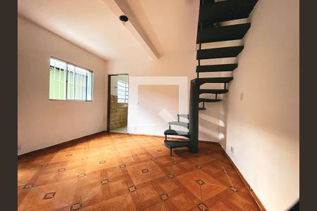 Sala de casa para alugar com 3 quartos, 60m² em Rio Pequeno, São Paulo