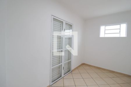 Casa à venda com 215m², 4 quartos e 4 vagas Casa à venda com 215m², 4 quartos e 4 vagasQuarto 3