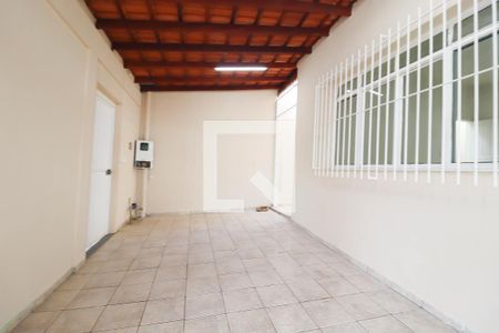 Casa à venda com 215m², 4 quartos e 4 vagas Casa à venda com 215m², 4 quartos e 4 vagasQuintal