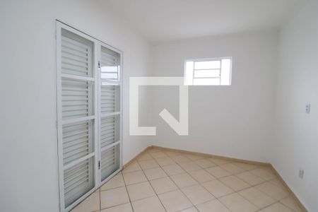 Casa à venda com 215m², 4 quartos e 4 vagas Casa à venda com 215m², 4 quartos e 4 vagasQuarto 3
