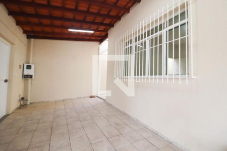 Casa à venda com 215m², 4 quartos e 4 vagas Casa à venda com 215m², 4 quartos e 4 vagasQuintal