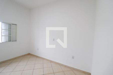 Casa à venda com 215m², 4 quartos e 4 vagas Casa à venda com 215m², 4 quartos e 4 vagasQuarto 2