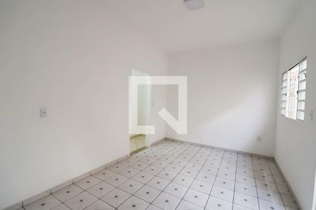 Casa à venda com 215m², 4 quartos e 4 vagas Casa à venda com 215m², 4 quartos e 4 vagasCozinha e Área de Serviço