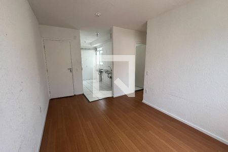 Sala de apartamento para alugar com 2 quartos, 44m² em Brás de Pina, Rio de Janeiro