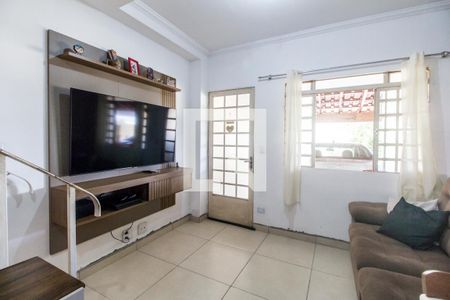 Sala de TV de casa de condomínio à venda com 2 quartos, 64m² em Jardim Regina Alice, Barueri