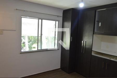 Quarto 1 de casa de condomínio para alugar com 2 quartos, 105m² em Pechincha, Rio de Janeiro