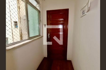 Sala Hall interno de apartamento à venda com 2 quartos, 62m² em Copacabana, Rio de Janeiro