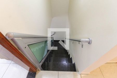 Casa à venda com 380m², 3 quartos e 5 vagas Casa à venda com 380m², 3 quartos e 5 vagasEscada