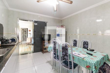 Casa à venda com 380m², 3 quartos e 5 vagas Casa à venda com 380m², 3 quartos e 5 vagasCozinha