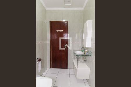 Casa à venda com 380m², 3 quartos e 5 vagas Casa à venda com 380m², 3 quartos e 5 vagasBanheiro 1