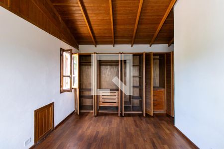 Casa de condomínio para alugar com 3m², 4 quartos e 2 vagas Casa de condomínio para alugar com 3m², 4 quartos e 2 vagasQuarto 3 - Armários