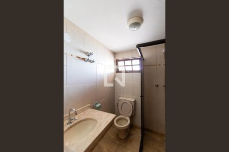 Casa de condomínio para alugar com 3m², 4 quartos e 2 vagas Casa de condomínio para alugar com 3m², 4 quartos e 2 vagasBanheiro