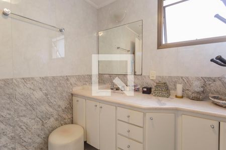 Apartamento à venda com 250m², 4 quartos e 3 vagas Apartamento à venda com 250m², 4 quartos e 3 vagasBanheiro da Suíte 1