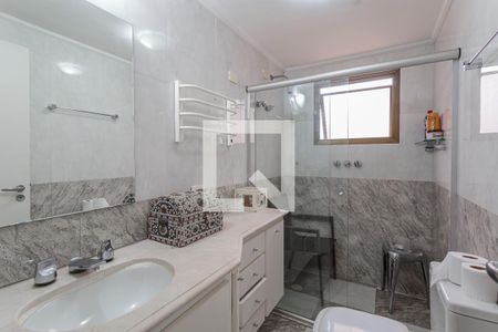 Apartamento à venda com 250m², 4 quartos e 3 vagas Apartamento à venda com 250m², 4 quartos e 3 vagasBanheiro da Suíte 2