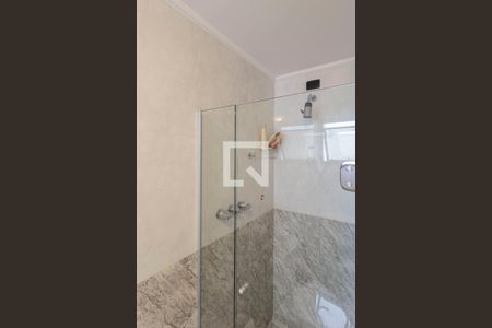 Apartamento à venda com 250m², 4 quartos e 3 vagas Apartamento à venda com 250m², 4 quartos e 3 vagasBanheiro da Suíte 1