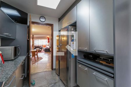 Apartamento à venda com 250m², 4 quartos e 3 vagas Apartamento à venda com 250m², 4 quartos e 3 vagasCozinha