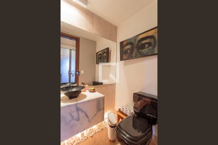 Apartamento à venda com 250m², 4 quartos e 3 vagas Apartamento à venda com 250m², 4 quartos e 3 vagasLavabo