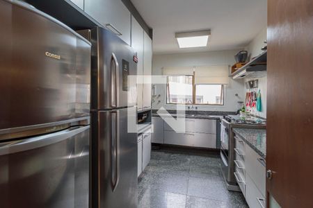 Apartamento à venda com 250m², 4 quartos e 3 vagas Apartamento à venda com 250m², 4 quartos e 3 vagasCozinha