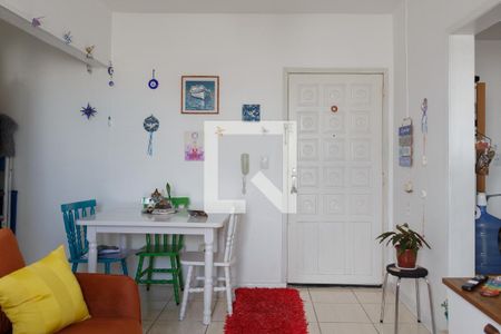 Sala de apartamento para alugar com 1 quarto, 48m² em Camaquã, Porto Alegre