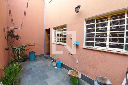 Casa à venda com 242m², 3 quartos e 10 vagas Casa à venda com 242m², 3 quartos e 10 vagasCorredor