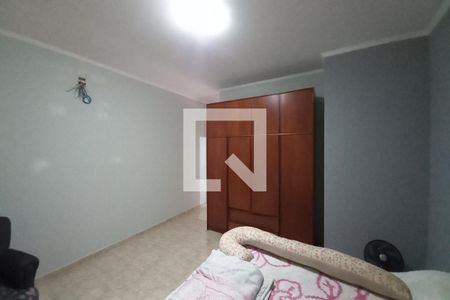 Casa à venda com 242m², 3 quartos e 10 vagas Casa à venda com 242m², 3 quartos e 10 vagasQuarto 3 - Suíte