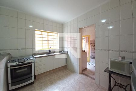 Casa à venda com 242m², 3 quartos e 10 vagas Casa à venda com 242m², 3 quartos e 10 vagasCozinha