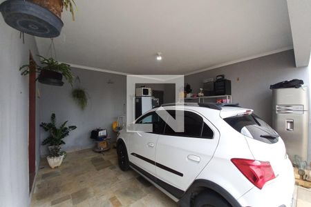 Casa à venda com 242m², 3 quartos e 10 vagas Casa à venda com 242m², 3 quartos e 10 vagasGaragem