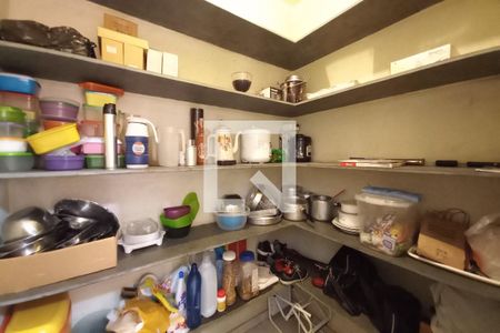 Casa à venda com 242m², 3 quartos e 10 vagas Casa à venda com 242m², 3 quartos e 10 vagasDespensa