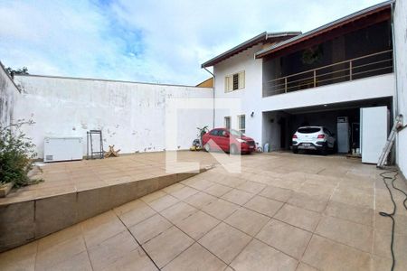Casa à venda com 242m², 3 quartos e 10 vagas Casa à venda com 242m², 3 quartos e 10 vagasFachada do Prédio