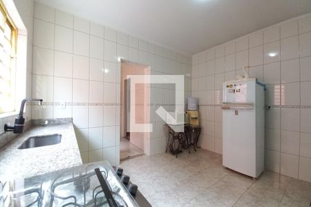 Casa à venda com 242m², 3 quartos e 10 vagas Casa à venda com 242m², 3 quartos e 10 vagasCozinha