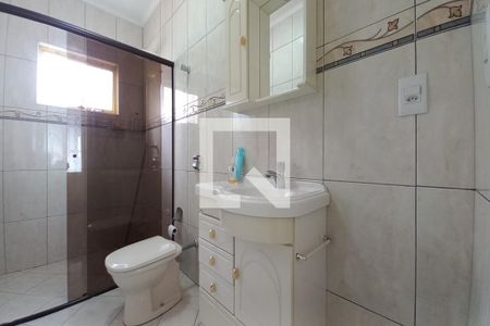 Casa à venda com 242m², 3 quartos e 10 vagas Casa à venda com 242m², 3 quartos e 10 vagasBanheiro