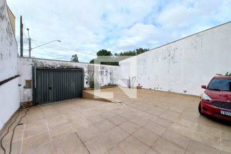 Casa à venda com 242m², 3 quartos e 10 vagas Casa à venda com 242m², 3 quartos e 10 vagasFrente da Casa