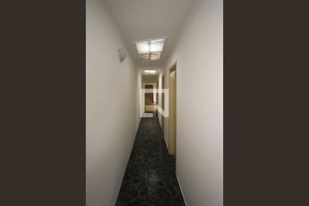 Corredor de casa para alugar com 3 quartos, 180m² em Vila Ema, São Paulo