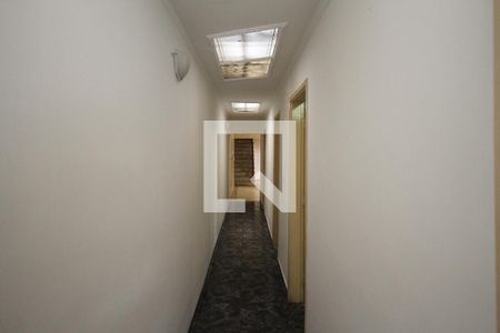 Corredor de casa para alugar com 3 quartos, 180m² em Vila Ema, São Paulo