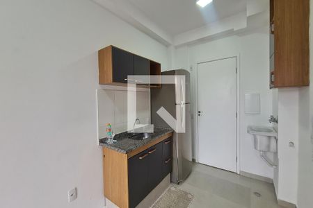 Sala, Cozinha e Área de serviço de apartamento para alugar com 1 quarto, 42m² em Vila Tolstoi, São Paulo