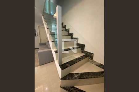 Sala de casa à venda com 2 quartos, 80m² em Santa Amélia, Belo Horizonte