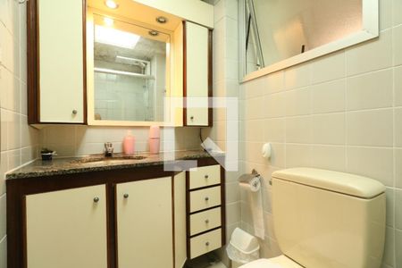 Apartamento à venda com 61m², 3 quartos e 1 vaga Apartamento à venda com 61m², 3 quartos e 1 vagaBanheiro