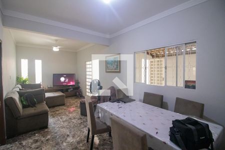 Sala de casa à venda com 3 quartos, 360m² em Tropical, Contagem