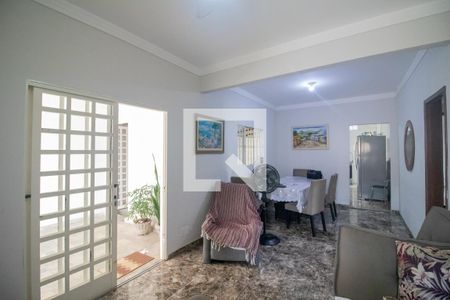 Sala de casa à venda com 3 quartos, 360m² em Tropical, Contagem