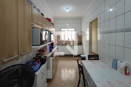 Casa à venda com 190m², 3 quartos e 5 vagas Casa à venda com 190m², 3 quartos e 5 vagasCozinha