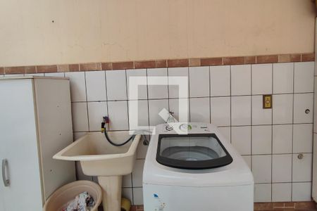 Casa à venda com 190m², 3 quartos e 5 vagas Casa à venda com 190m², 3 quartos e 5 vagasÁrea de Serviço