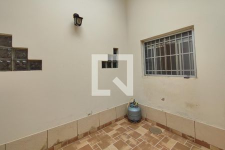 Casa à venda com 190m², 3 quartos e 5 vagas Casa à venda com 190m², 3 quartos e 5 vagasQuintal