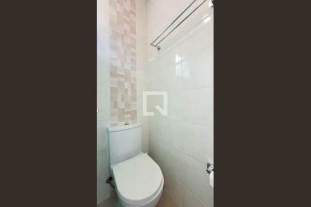 Casa à venda com 220m², 3 quartos e 4 vagas Casa à venda com 220m², 3 quartos e 4 vagasBanheiro da Suite 2