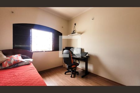 Casa à venda com 220m², 3 quartos e 4 vagas Casa à venda com 220m², 3 quartos e 4 vagasQuarto