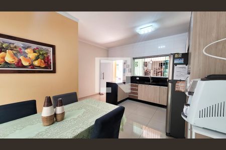 Casa à venda com 220m², 3 quartos e 4 vagas Casa à venda com 220m², 3 quartos e 4 vagasCozinha