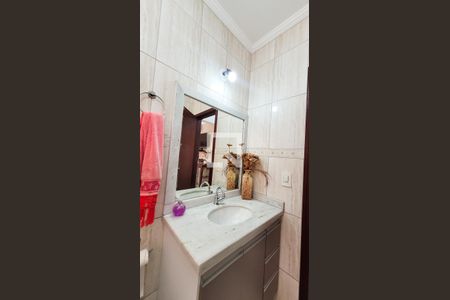 Casa à venda com 220m², 3 quartos e 4 vagas Casa à venda com 220m², 3 quartos e 4 vagasBanheiro